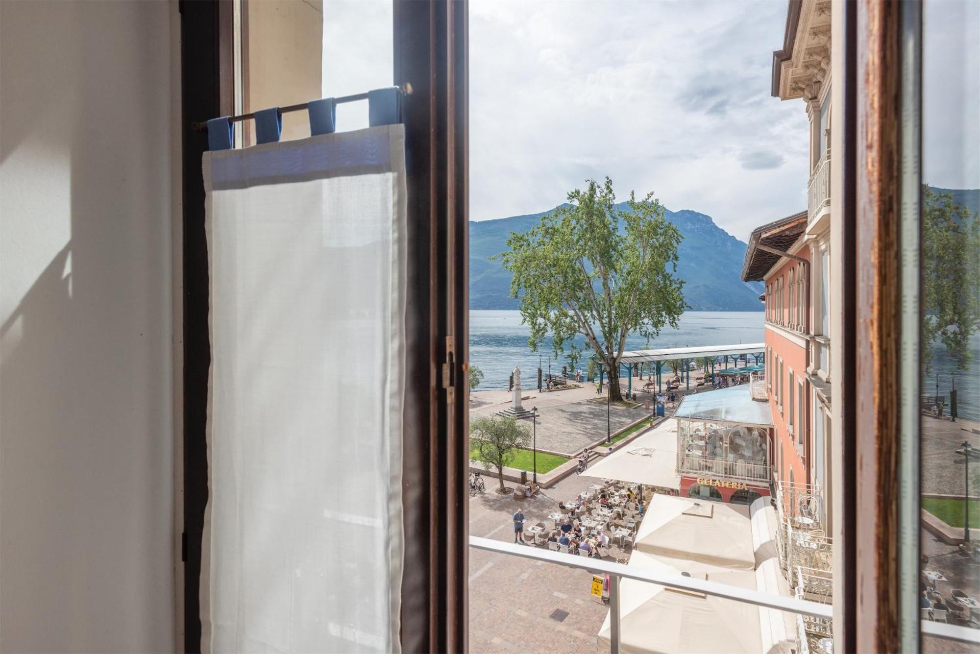 Casa La Torre, The View On The Lake Riva del Garda Ngoại thất bức ảnh